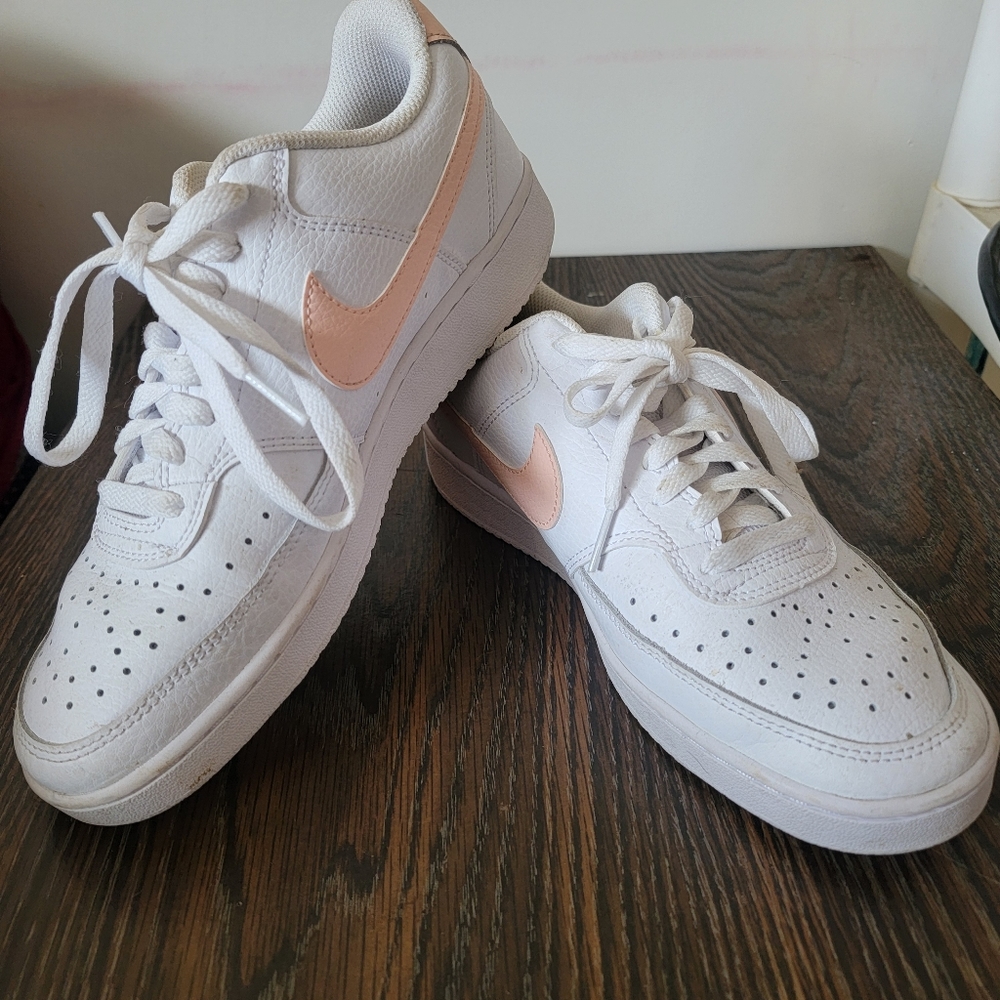 Nike women's sneaker, size 8, pink and white
